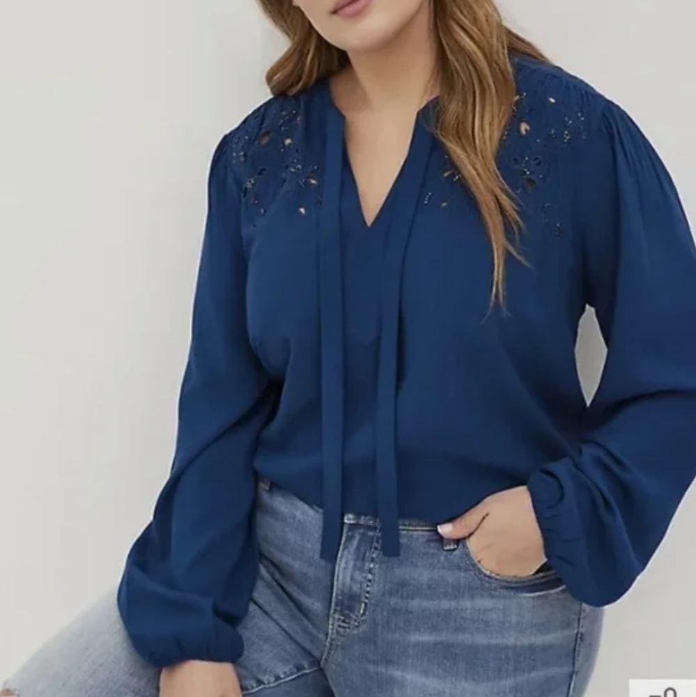 Torrid NWT Cutwork beaded embroidered cutout detail long sleeve boho blouse 0X